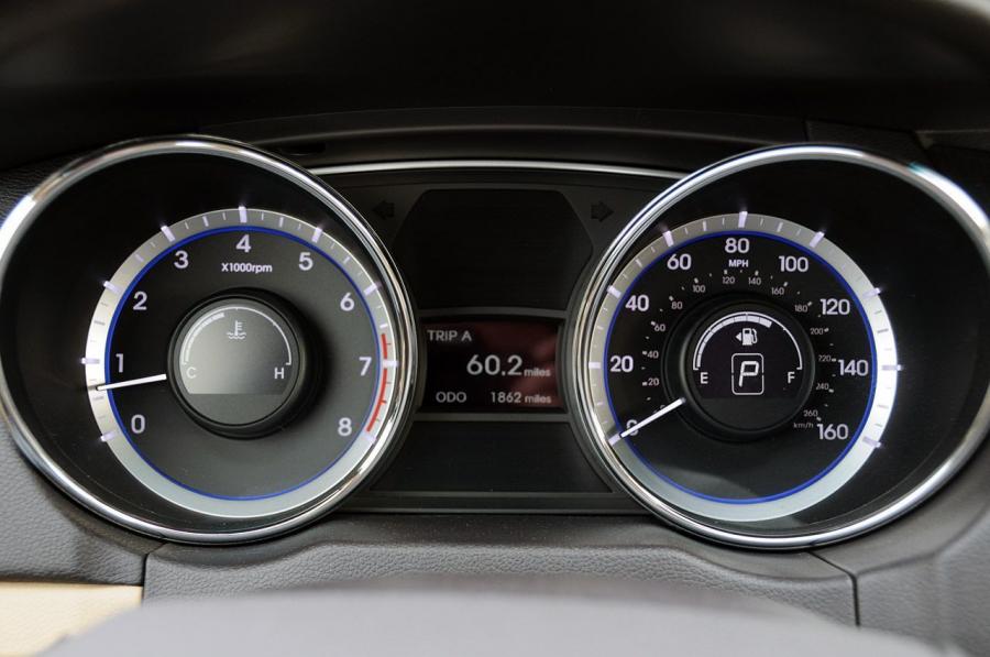  Hyundai Sonata 2011 года  (US) (фото 37 из 85)